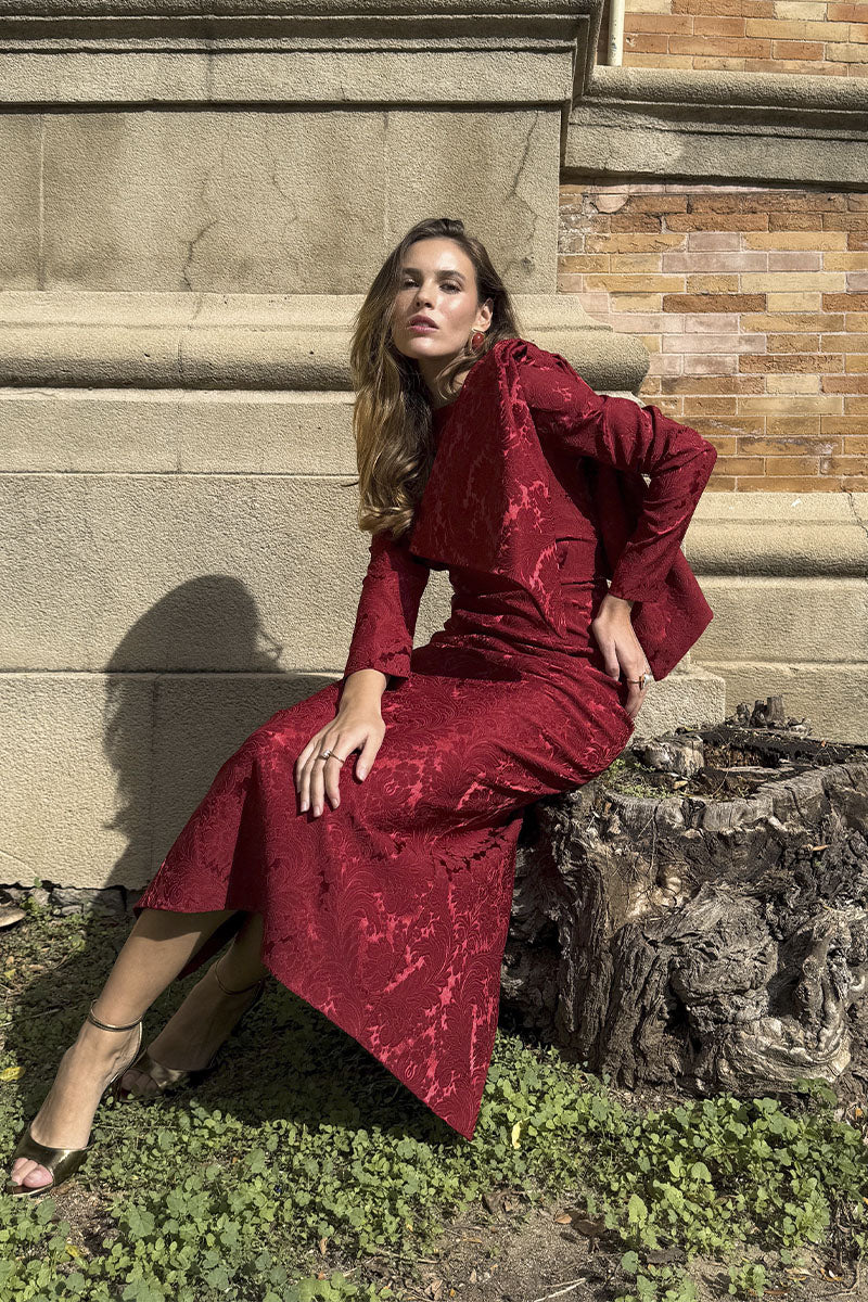 Vestidos Para Invitadas de Boda 2024 con Detalles Especiales: Lazos y Brocados