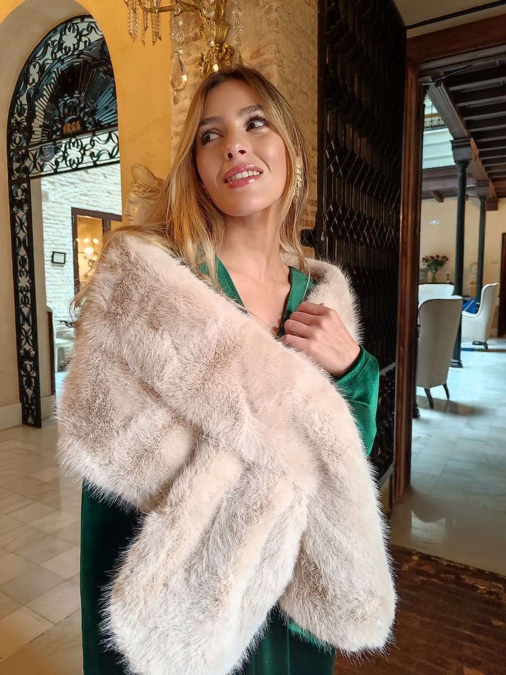 Estola Beige
