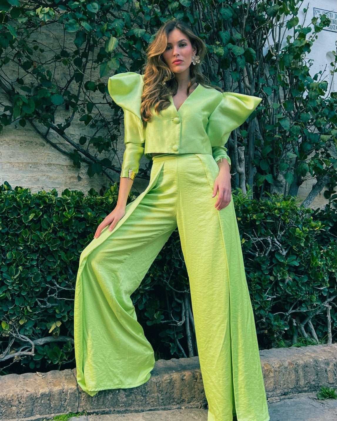 Conjunto Invitada Top con Lazo y Pantalón Color Verde Té