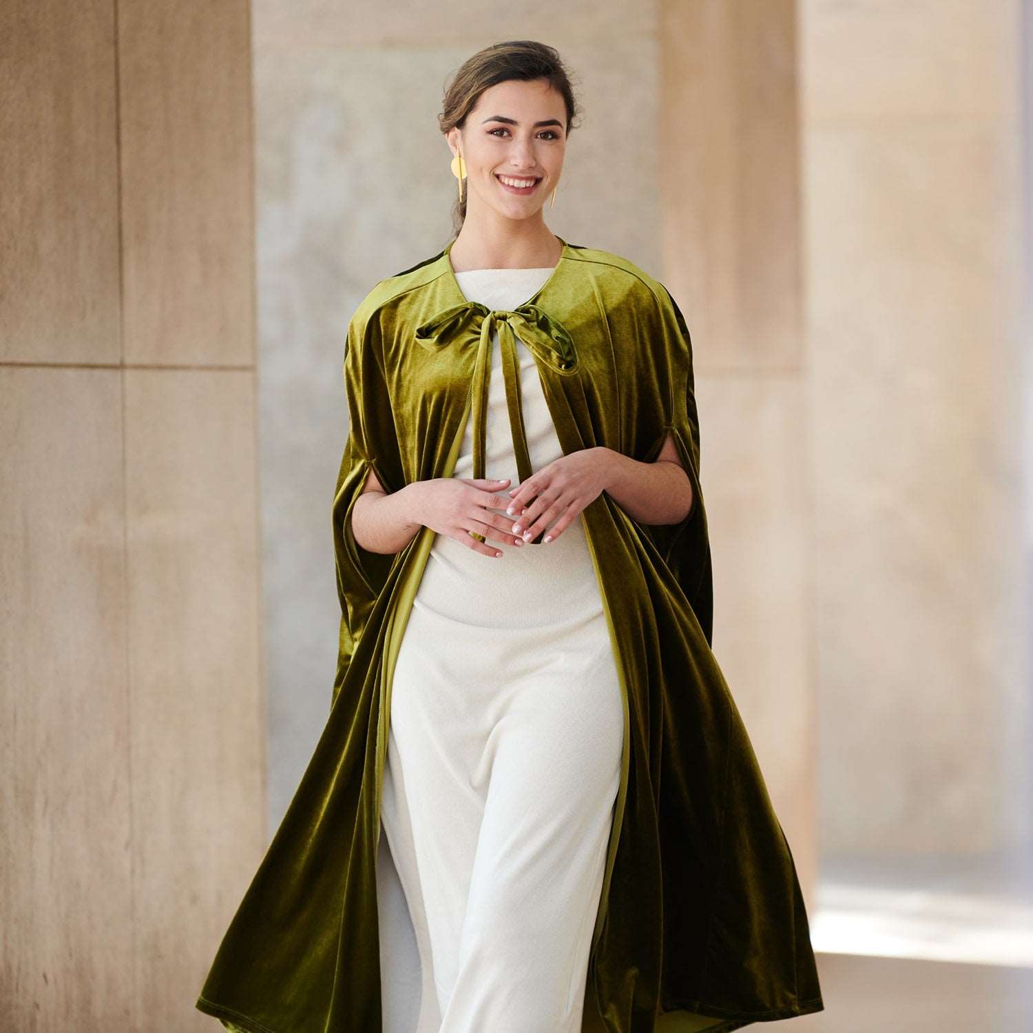 Capa de Terciopelo | Lazo | Delacroix - Delacroix | Vestidos de Invitada para Bodas, Fiesta y Eventos