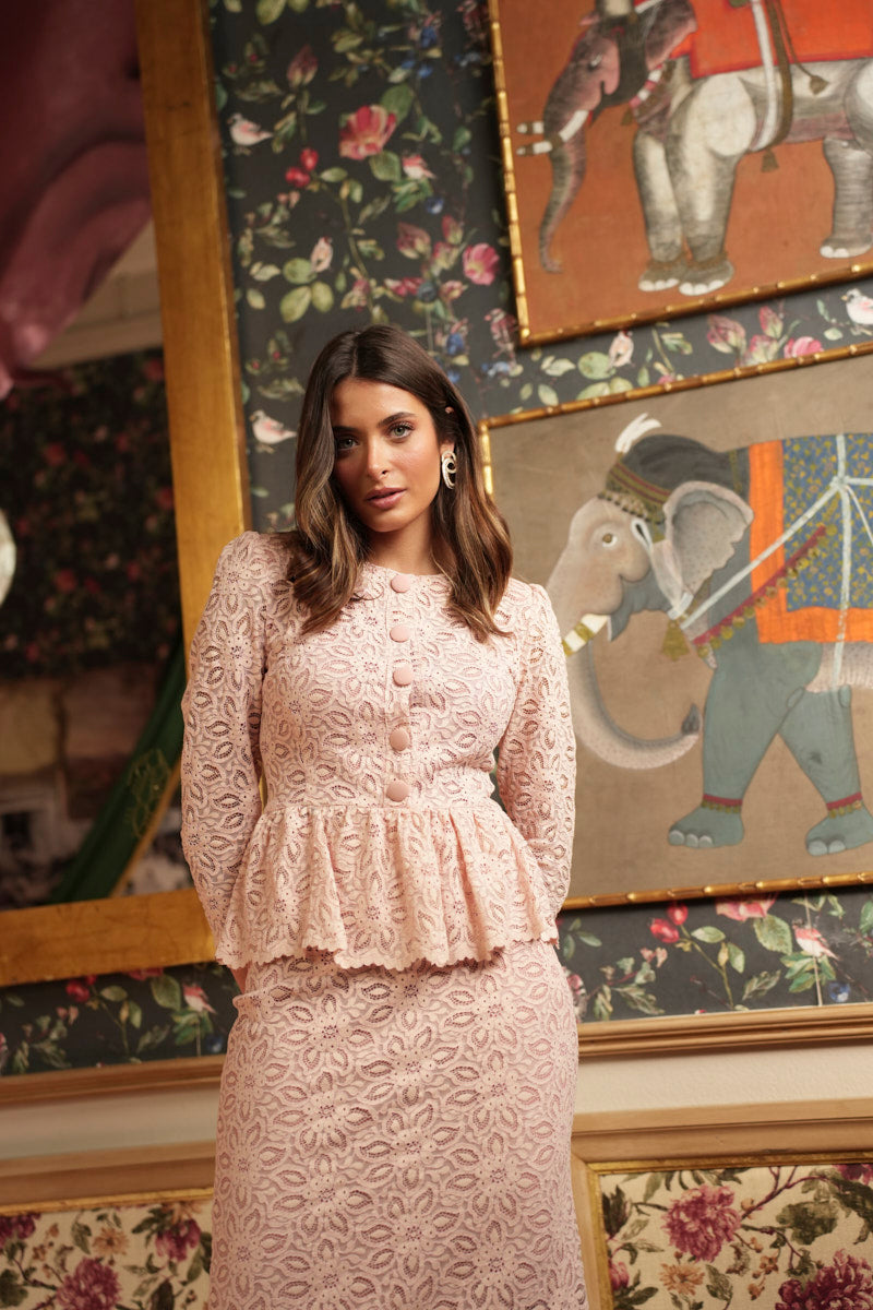 Cómo elegir el look perfecto para una madre de comunión en primavera