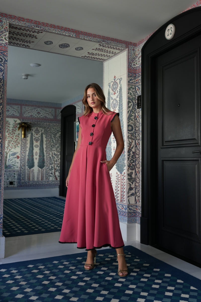 Looks imprescindibles para bodas este verano de 2025