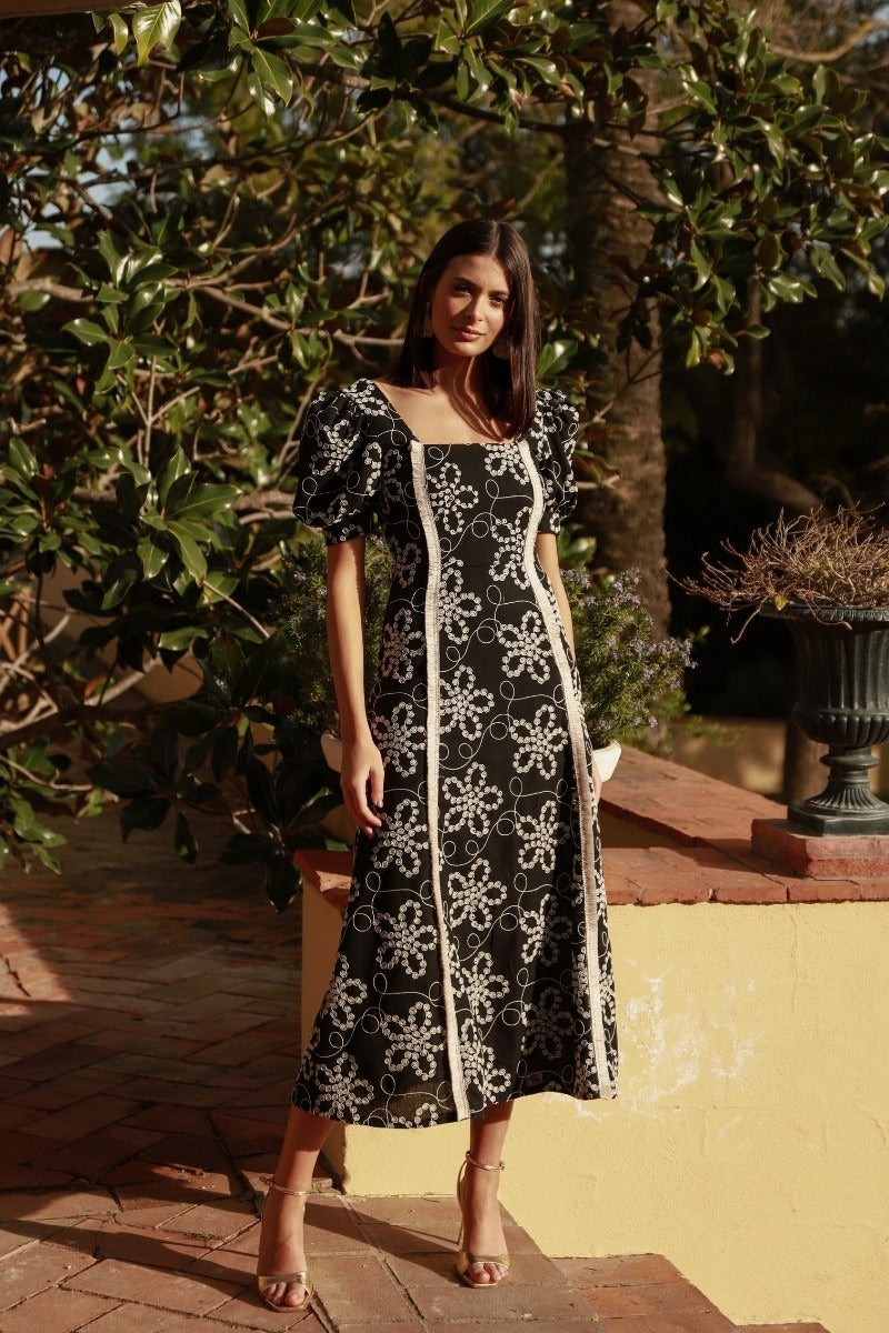 Vestido Invitada Eventos | Bordado | Beige y Negro | Pulciano