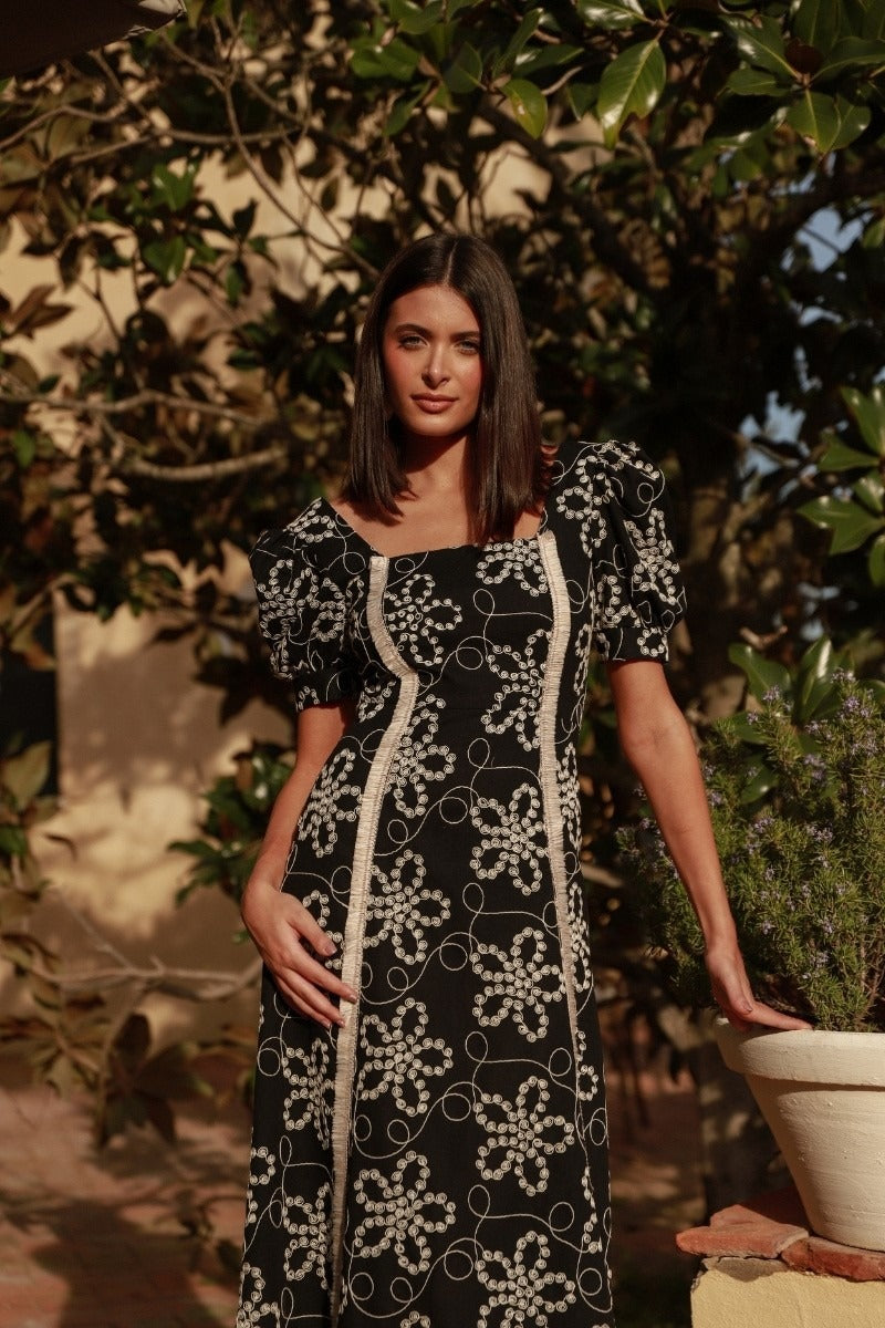 Vestido Invitada Eventos | Bordado | Beige y Negro | Pulciano