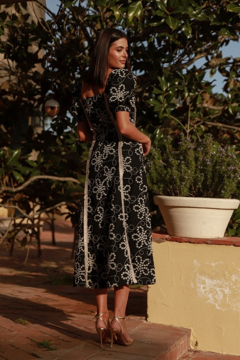 Vestido Invitada Eventos | Bordado | Beige y Negro | Pulciano